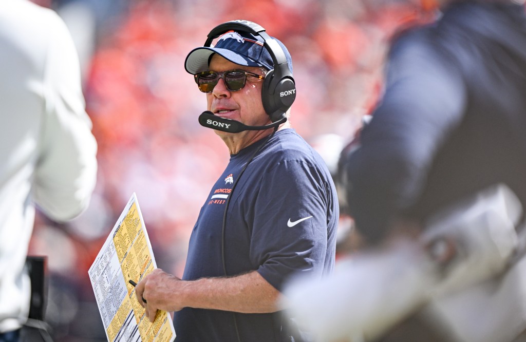 Sean Payton strays from run game, makes odd 4th down call