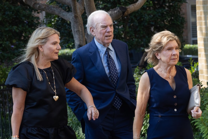 (From left) Jennifer Staubach Gates walks with her parents, Roger Staubach, a two-time Super...