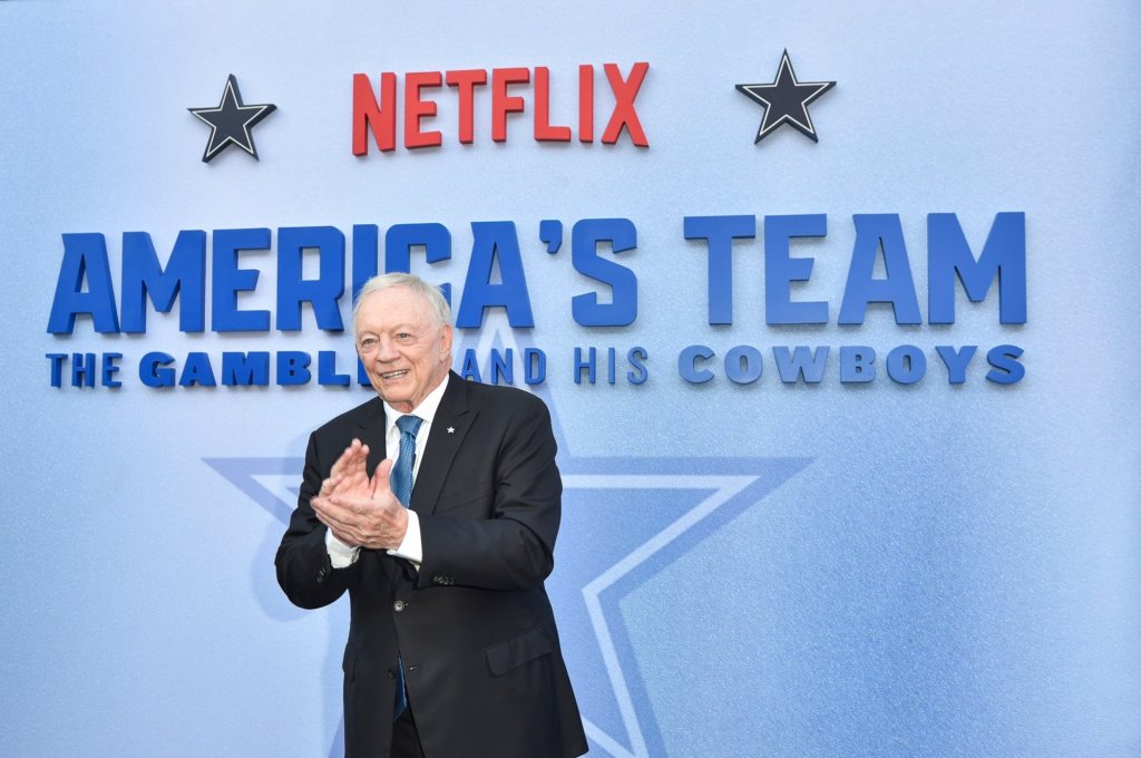 Jerry Jones wrecks Cowboys, to Eagles fans' joy