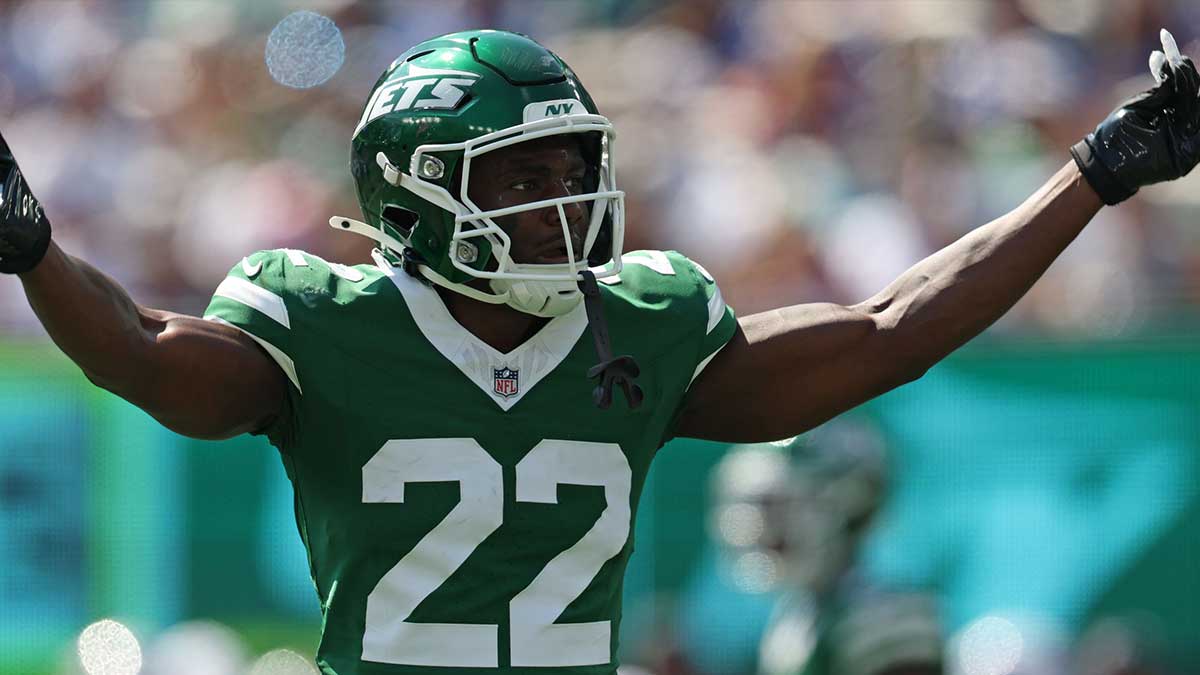 New York Jets safety Tony Adams (22) reacts against the Buffalo Bills during the first half at MetLife Stadium.