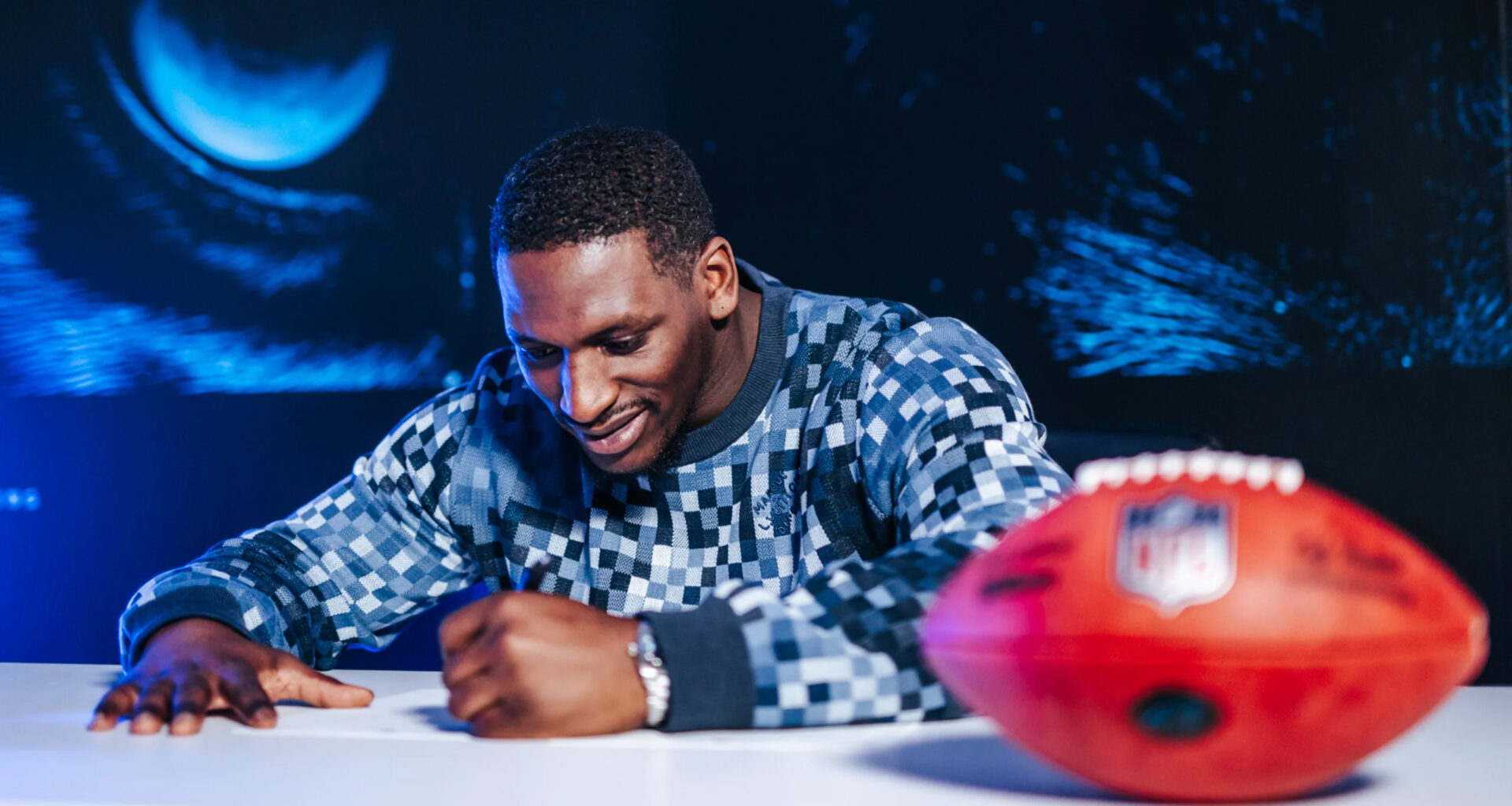 Panthers sign Tershawn Wharton to bolster defense