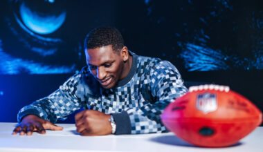 Panthers sign Tershawn Wharton to bolster defense