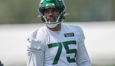 Jets RG Alijah Vera-Tucker Suffers 'Potentially Serious' Arm Injury
