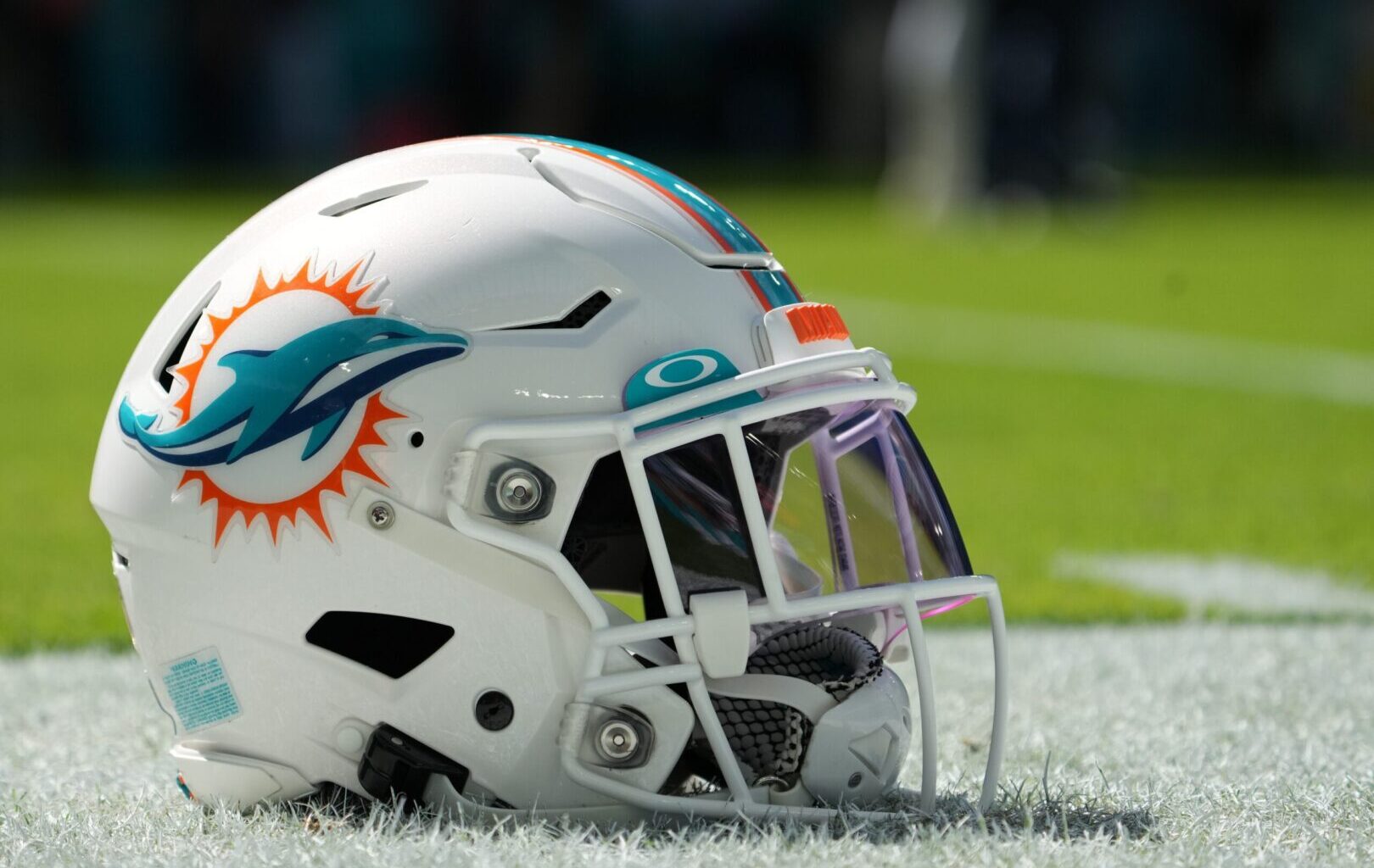 AFC Notes: Mike McDaniel, Christian Gonzalez, Bills, Dolphins, Patriots