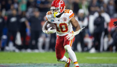 Chiefs 'Puzzled' By Run-Game Struggles