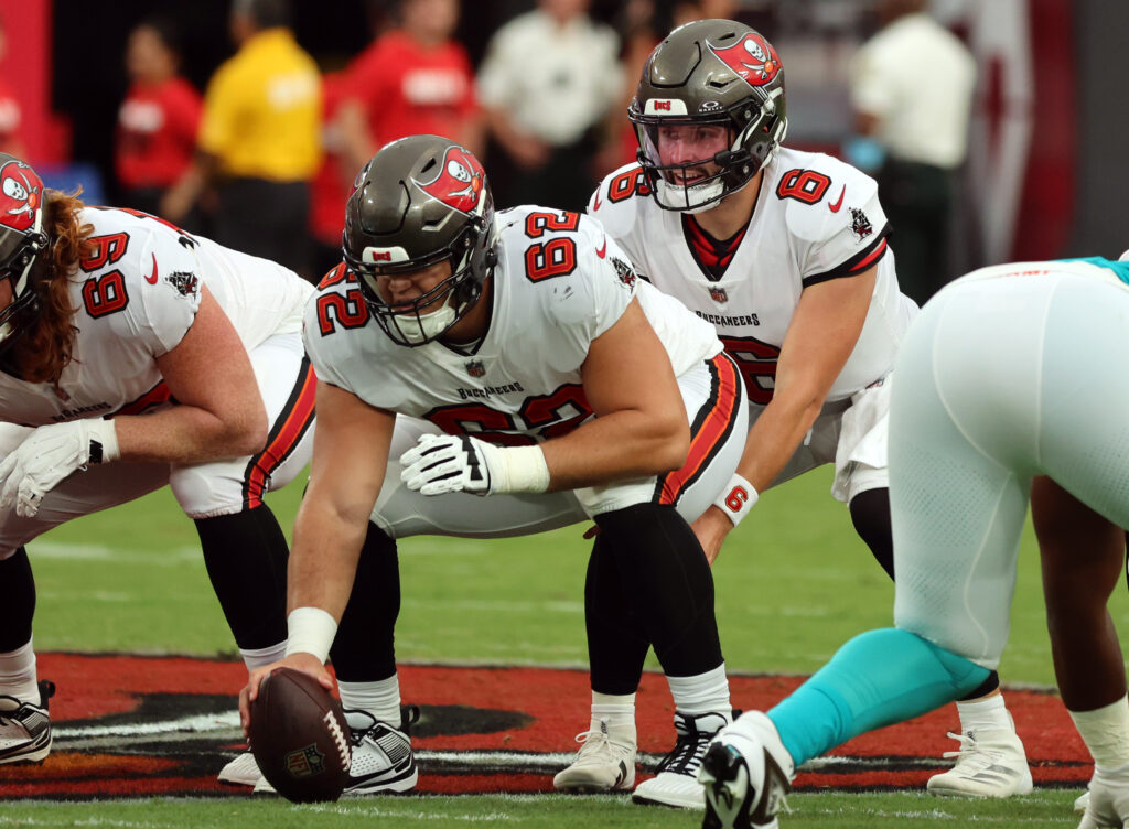 Buccaneers Move Graham Barton To LT