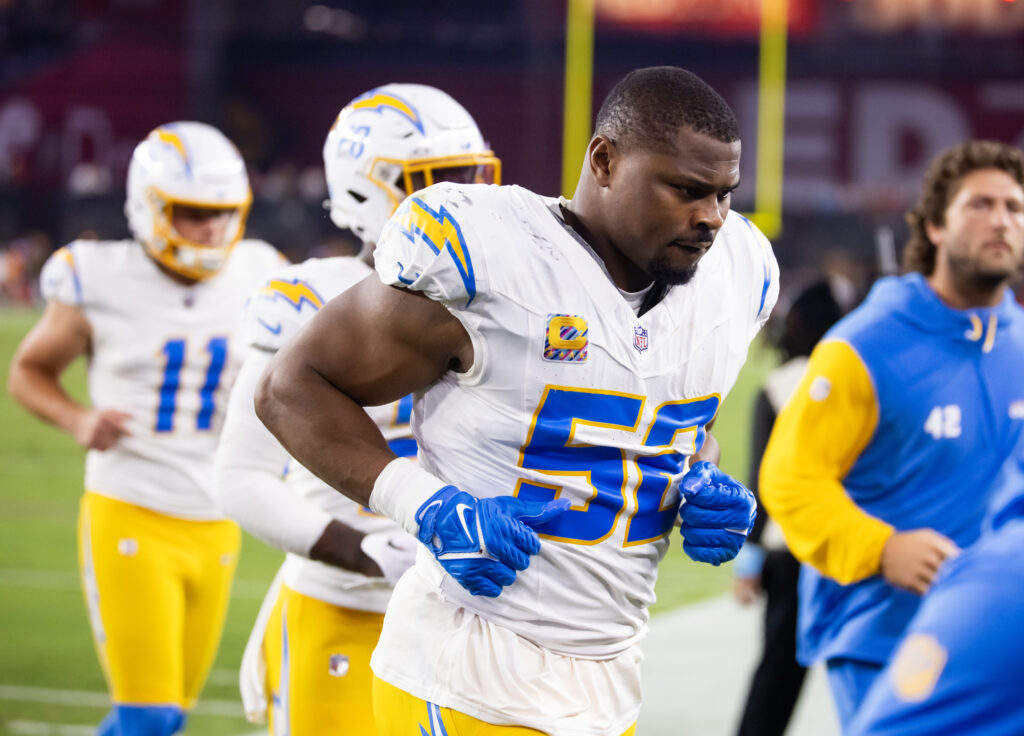 Chargers OLB Khalil Mack Sidelined With Dislocated Elbow