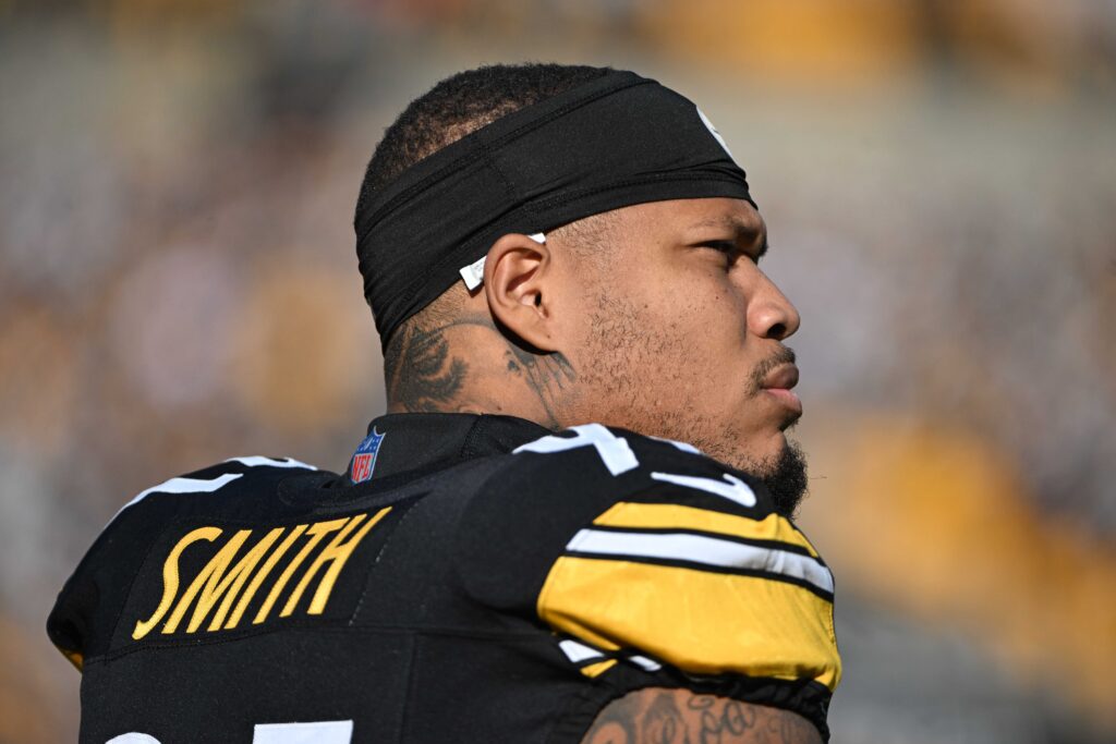 Commanders Host DE Preston Smith