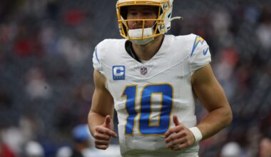 NFL world reacts after horrible Justin Herbert news confirmed