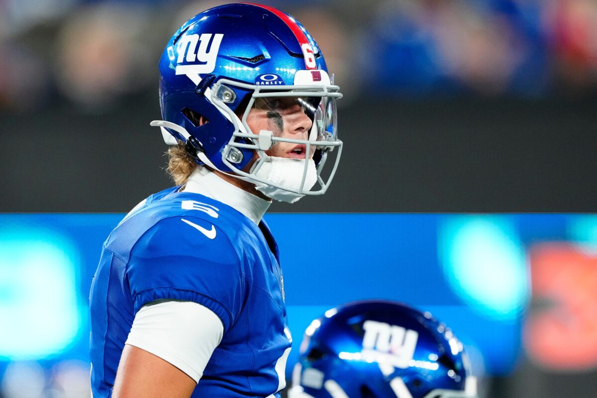 New York Giants quarterback Jaxson Dart (6) is shown during the first quarter, Thursday, August 21, 2025, in East Rutherford.