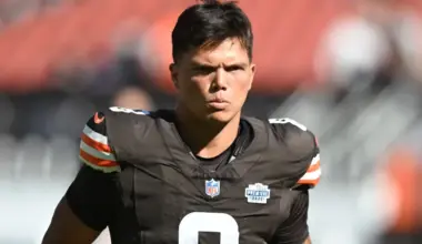 NFL draft prediction sees Browns bail on Shedeur Sanders, Dillon Gabriel for new quarterback image