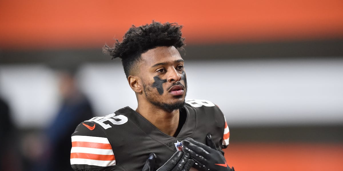 Former Browns wide receiver becomes Dallas firefighter