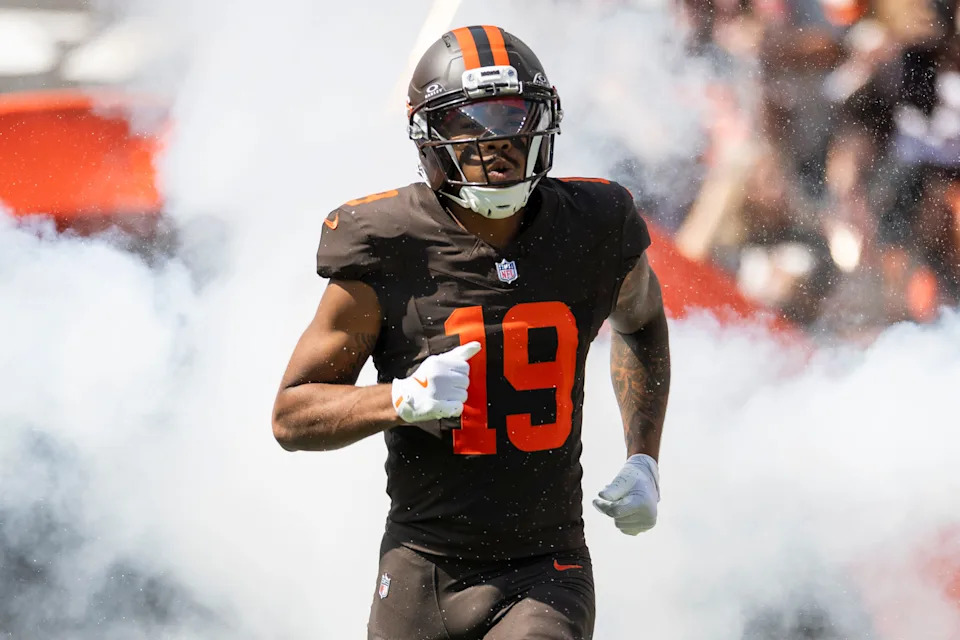 Sep 21, 2025; Cleveland, Ohio, USA; Cleveland Browns wide receiver Cedric Tillman (19) runs onto the field during player introductions before the game against the Green Bay Packers at Huntington Bank Field. Mandatory Credit: Scott Galvin-Imagn Images