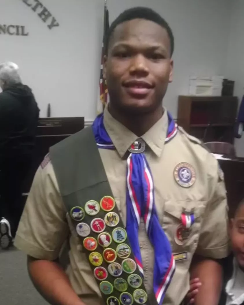 David Montgomery's success story: Parents' divorce, Mother worked double shifts, half-brother in prison, and he almost quit football