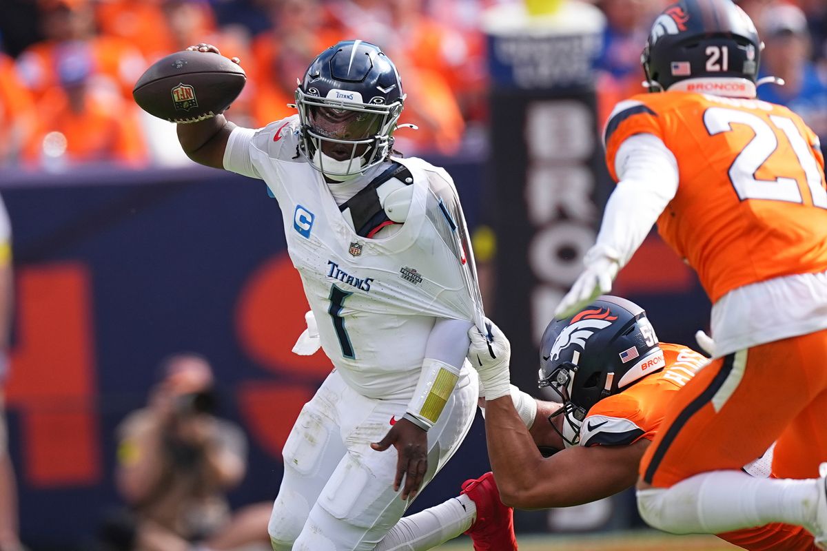 An Elliss bro sacked Titans’ Ward in Week 1