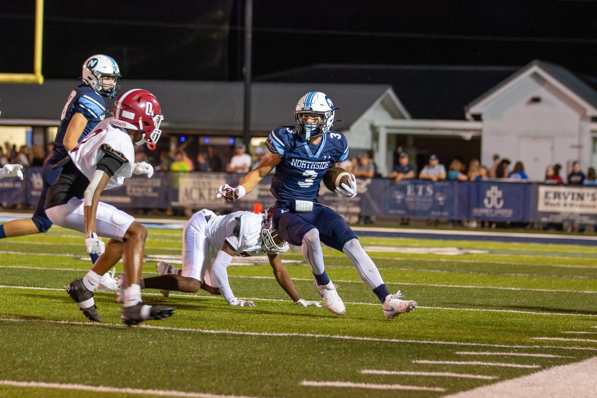 Northside Rattles off 28 Unanswered to Drown Wildcats