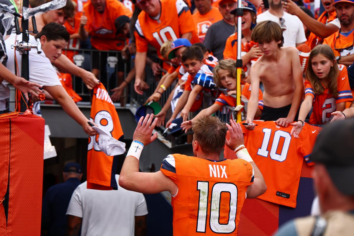 Denver Broncos Tickets Average $434 as Mile High Games Sell Out
