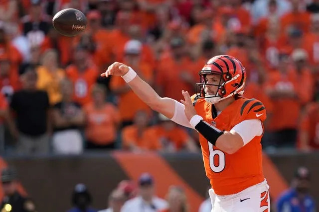 Jake Browning throwing