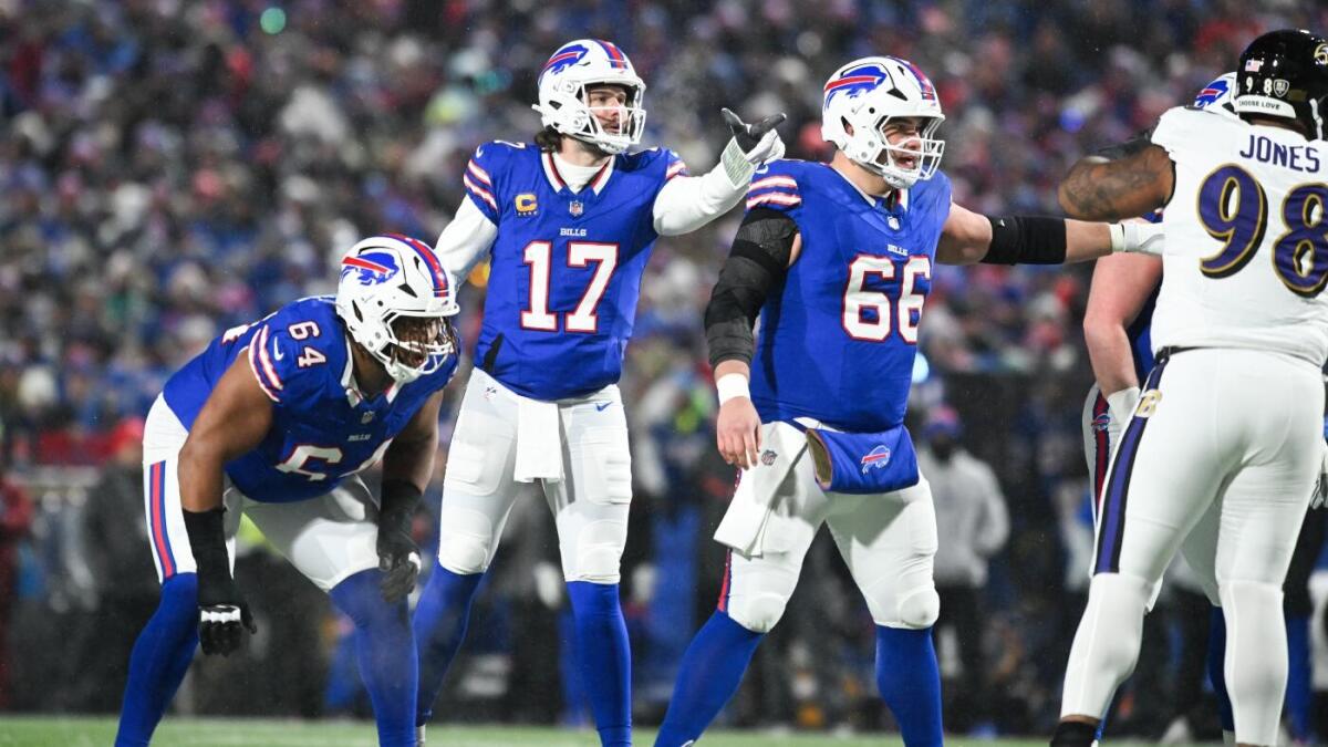 Today's top games to watch, best bets, odds: Lions vs. Packers, Ravens vs. Bills and more