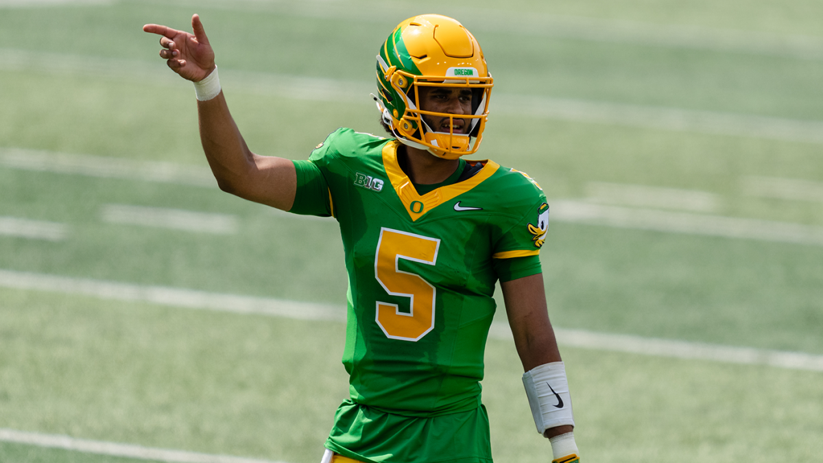 Oregon vs. Oklahoma State live updates: Game score, analysis as Dante Moore leads No. 6 Ducks against Cowboys