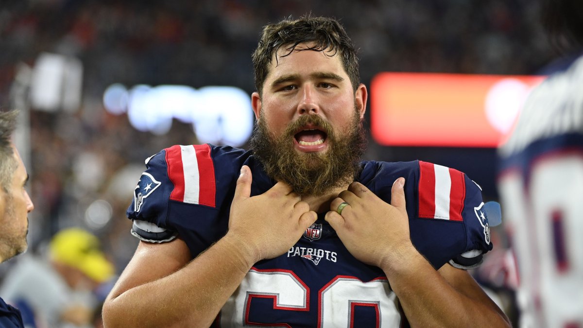 How David Andrews used Antonio Brown to prank Ted Karras – NBC Sports Boston