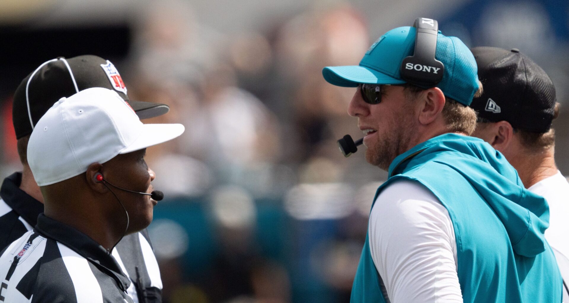 49ers DC reveals Jaguars' offense uses signal-stealing system