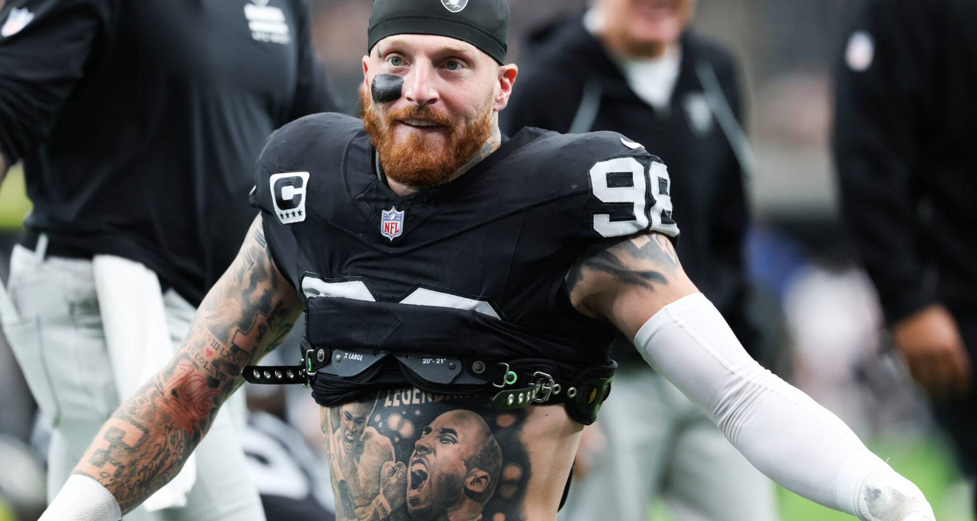 Maxx Crosby shows off freak athleticism with interception grab