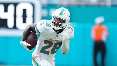 Will De’Von Achane play tonight against the Buffalo Bills? Latest injury update on the Miami Dolphins running back