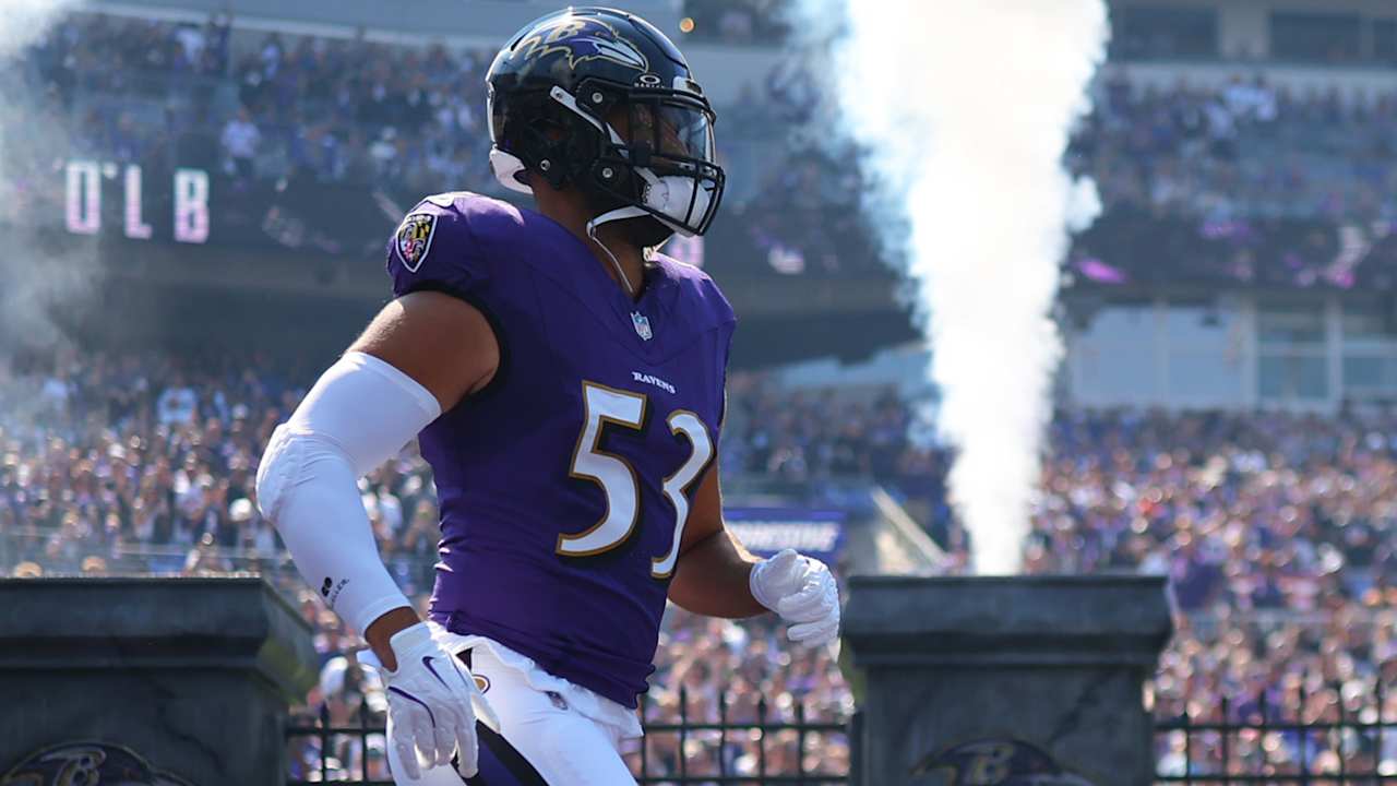 Kyle Van Noy Suffers Hamstring Injury vs. Browns