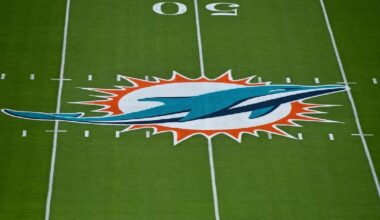 Former Patriots draft bust has signed with Dolphins