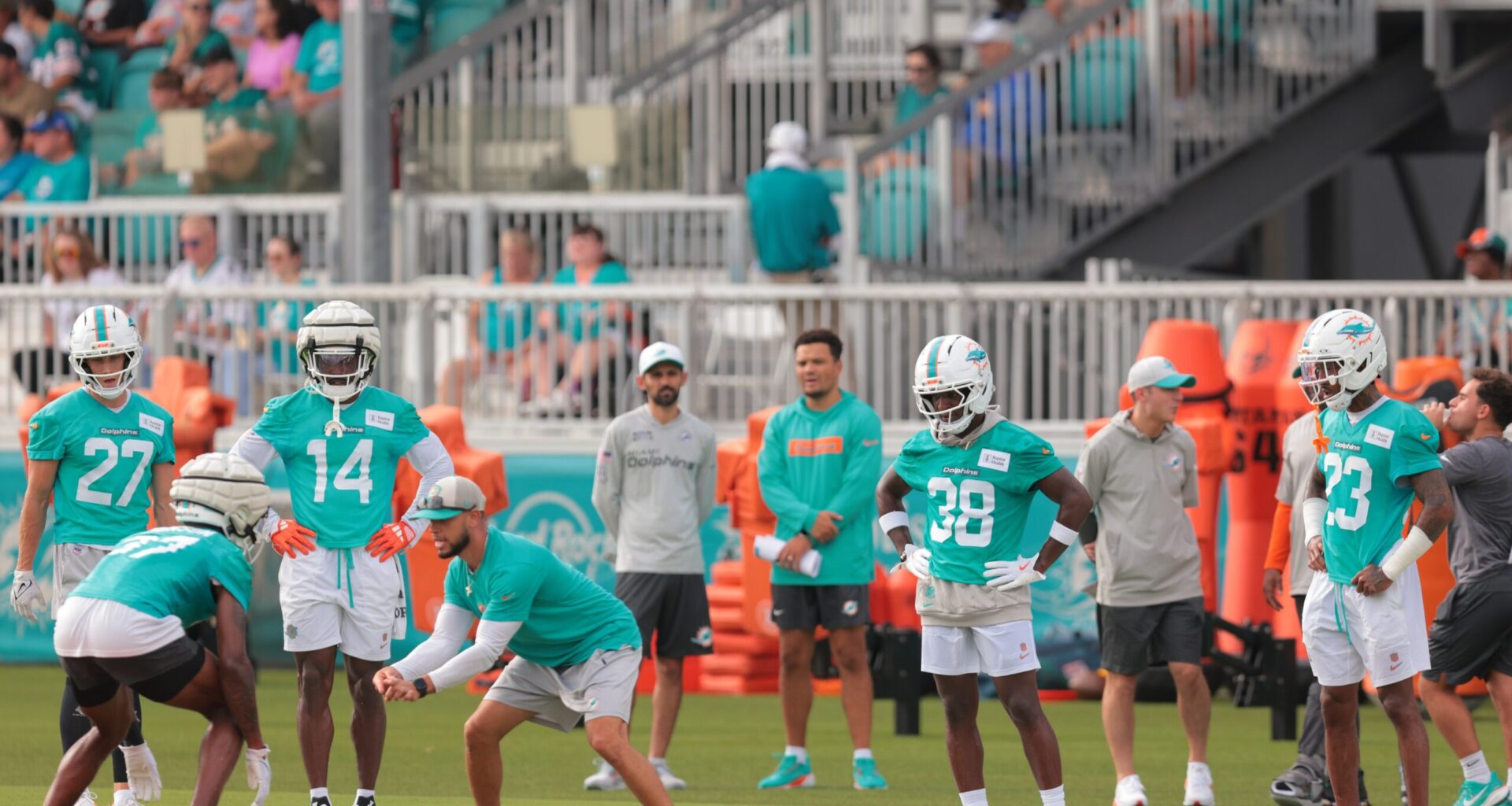 Cowboys, Saints, Panthers Could Intervene in Eagles Visit