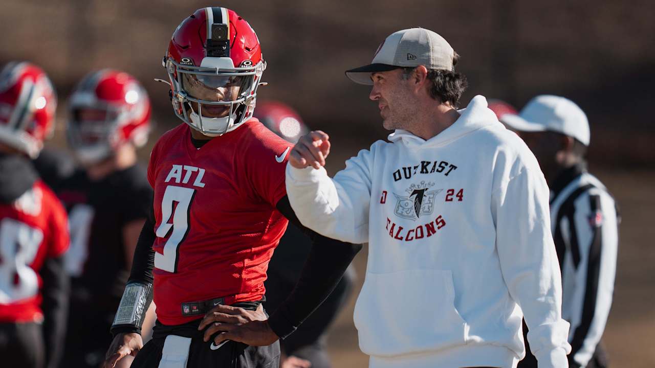 Zac Robinson moving from booth to Falcons' sideline