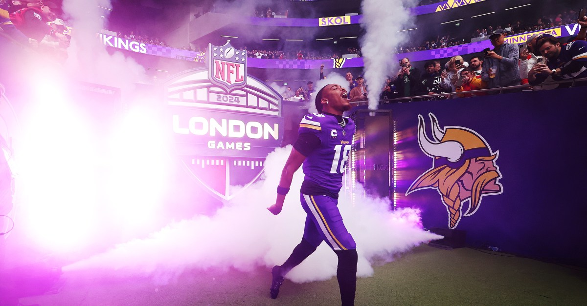 Browns betting odds: Cleveland opens as underdogs in Week 5 game against Minnesota Vikings