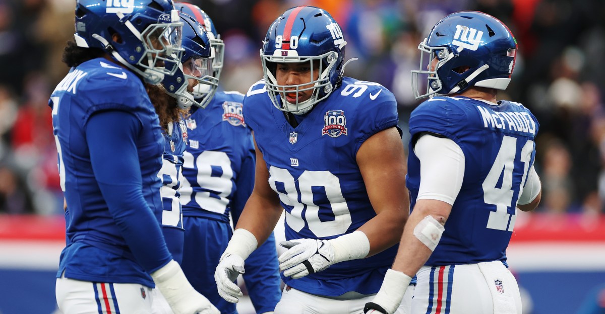 New York Giants elevate 2 players from practice squad