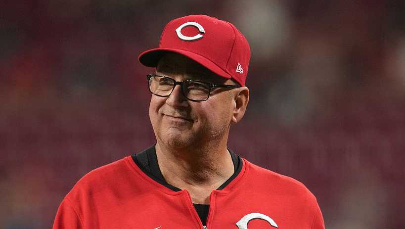 Terry Francona said to have staged shouting match over NFL game before Reds' final regular season game