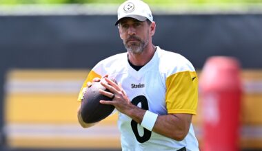 Who Are the Oldest and Youngest NFL Players in the 2025 Season?