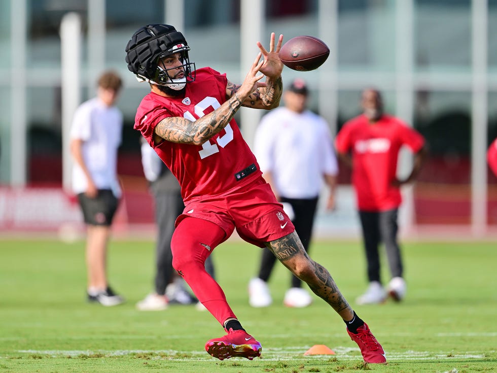 tampa, florida july 23: mike evans #13 of the tampa bay buccaneers looks to catch a pass during the 2025 tampa bay buccaneers training camp at adventhealth training center on july 23, 2025 in tampa, florida. (photo by julio aguilar/getty images)
