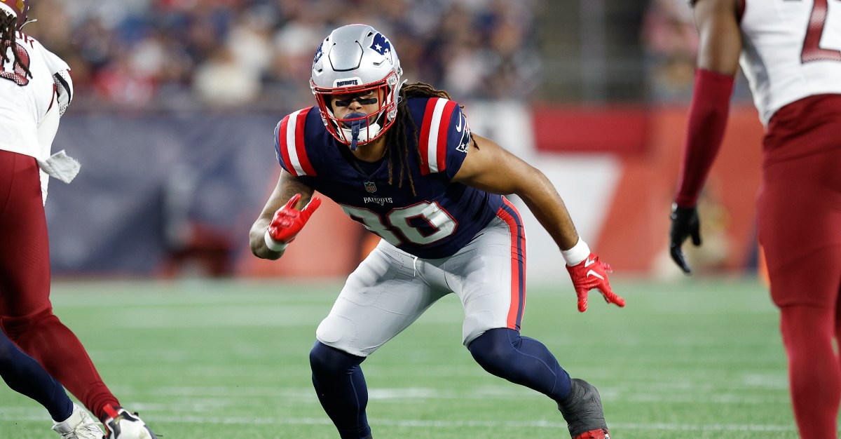 Patriots sign rookie tight end, veteran lineman to fill practice squad