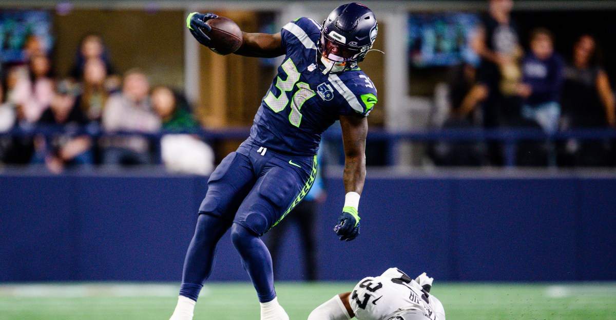 Seahawks practice squad comes marching in ahead of Saints game