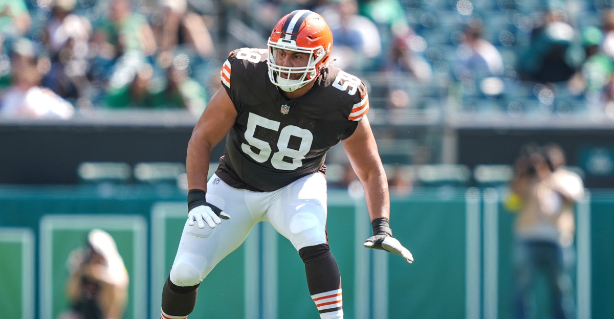 Patriots add pair of O-linemen to practice squad entering Week 5