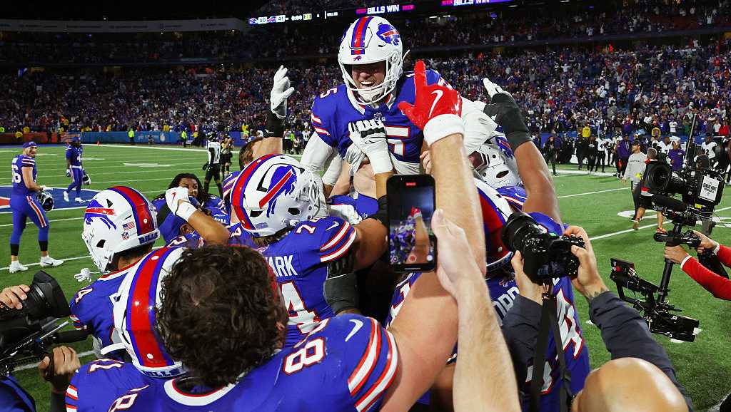 Matt Prater, an Estero High alumnus, officially signed to Buffalo Bills active roster