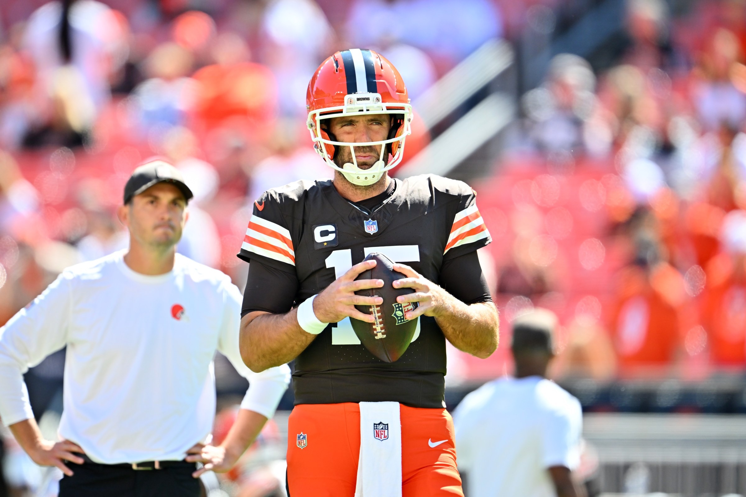 CLEVELAND, OHIO - SEPTEMBER 07: Joe Flacco #15 of the Cleveland Browns warms up prior to the game against the Cincinnati Bengals at Huntington Bank Field on September 07, 2025 in Cleveland, Ohio. (Photo by Jason Miller/Getty Images)