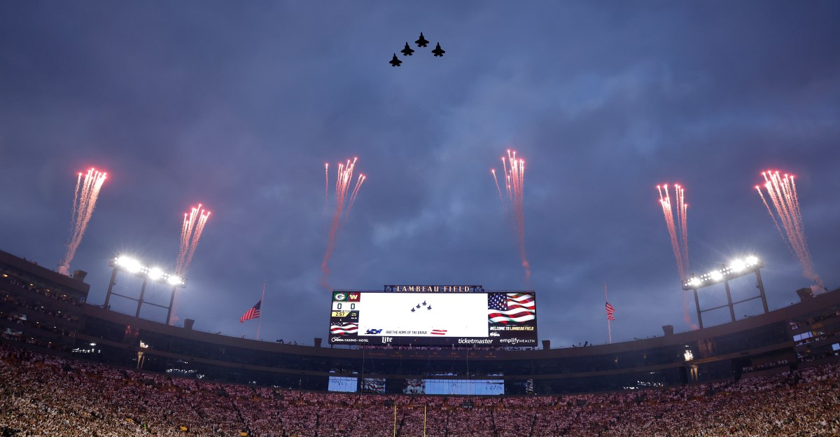 Outdoor NFL stadiums continue to shrink in numbers