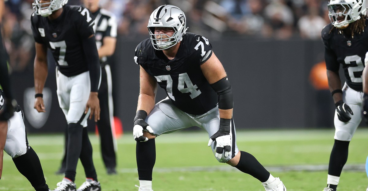 Raiders Injury Update: Kolton Miller injured final drive in loss to Bears