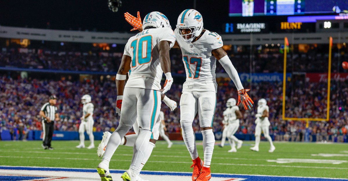 Dolphins walk all over Bills on third down in Week 3