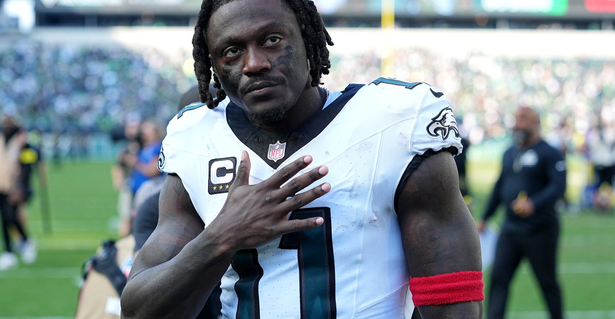 Eagles News: Philadelphia’s coaching staff should listen to A.J. Brown and Jalen Hurts