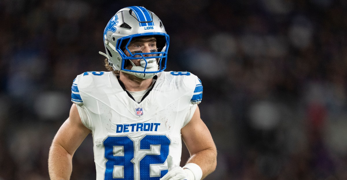 Detroit Lions sign TE Ross Dwelley, add Quinton Jeffereson to practice squad