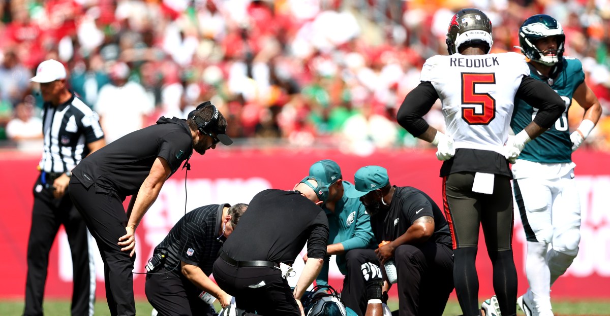 Two Eagles offensive line starters injured against Bucs