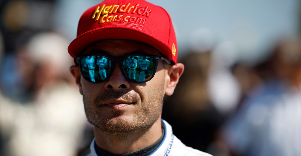 Chiefs News: NASCAR driver sits in on Chiefs quarterback meeting