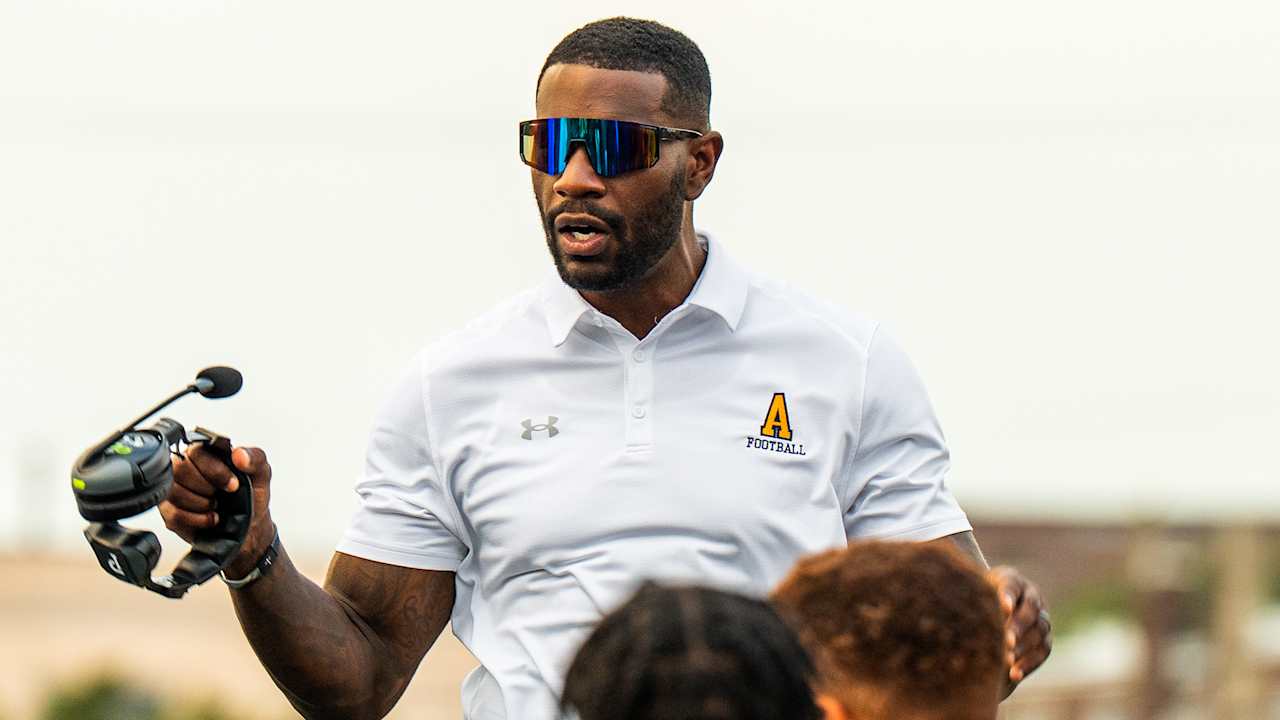 Eagles Coach of the Week: Roy-Al Edwards, Universal Audenried